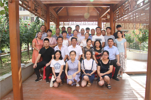 又是一年金秋季，助學(xué)圓夢(mèng)暖人心----2017年寶業(yè)集團(tuán)“金秋助學(xué)”活動(dòng)圓滿結(jié)束